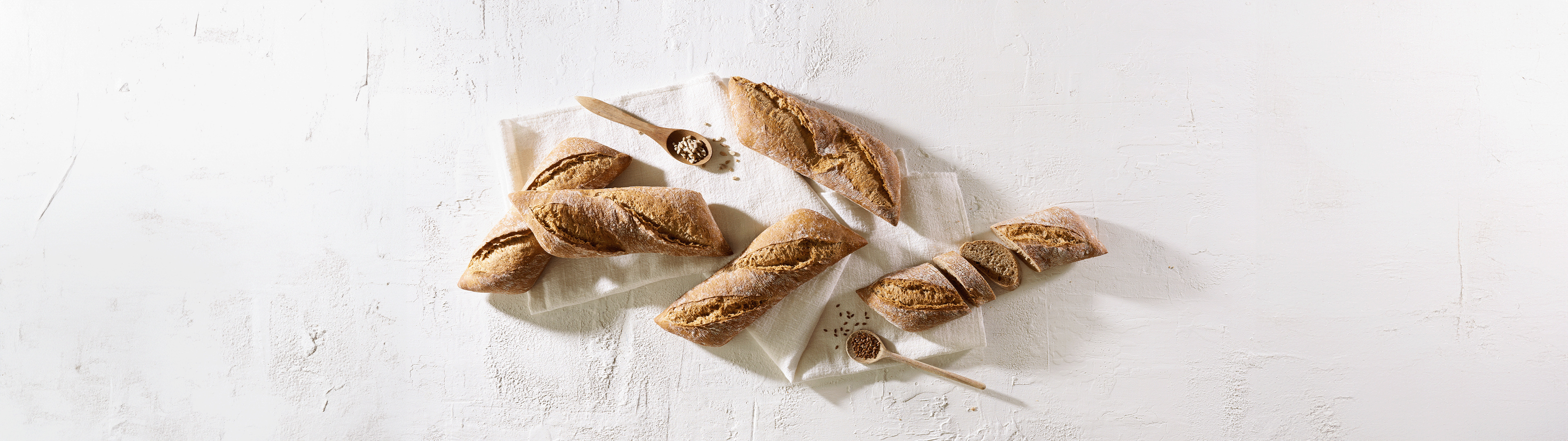 Rustic flat baguette dark La Lorraine | LLBG